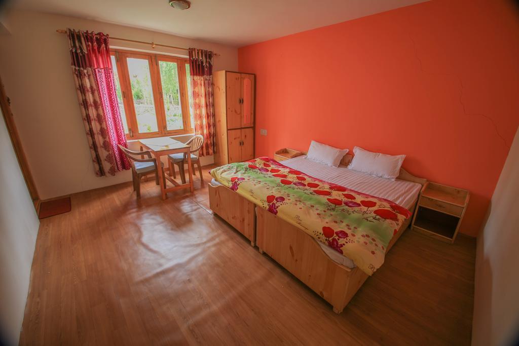 Tsetan Guest House Leh Exterior foto