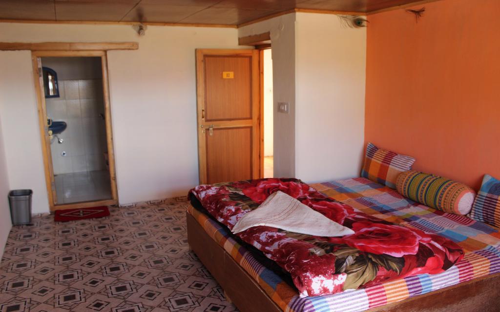 Tsetan Guest House Leh Exterior foto