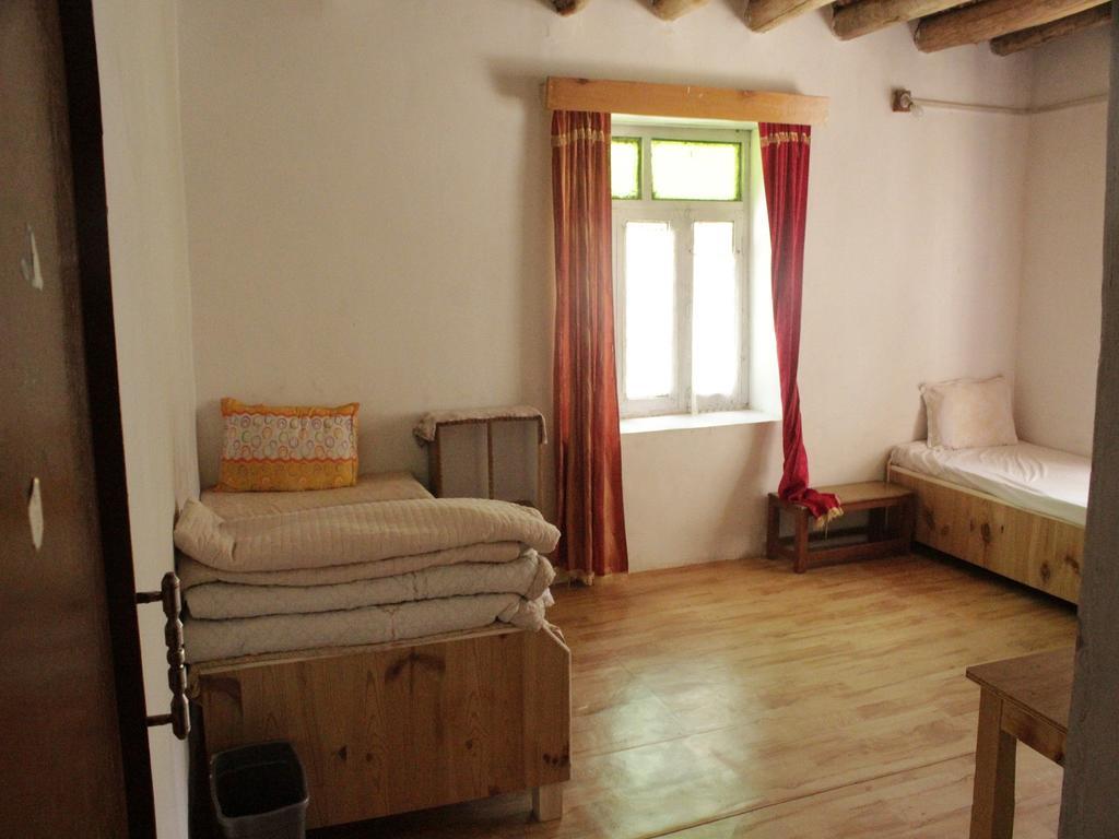 Tsetan Guest House Leh Exterior foto